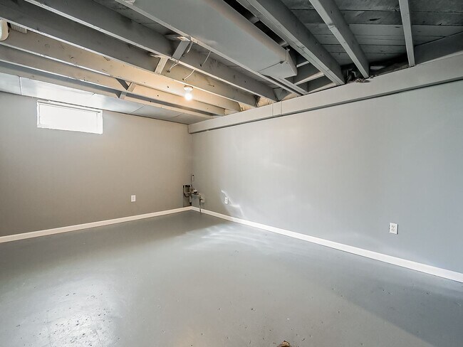 Building Photo - 127 Auburn St