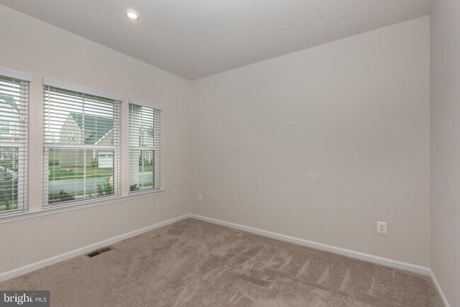 Building Photo - 112 Sherman Wy