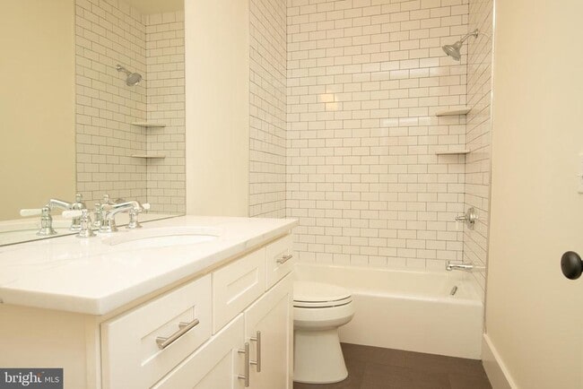 Building Photo - 71 S Main St