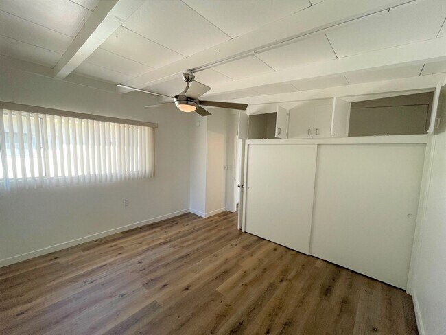 Building Photo - 606 1/2 E Oak St