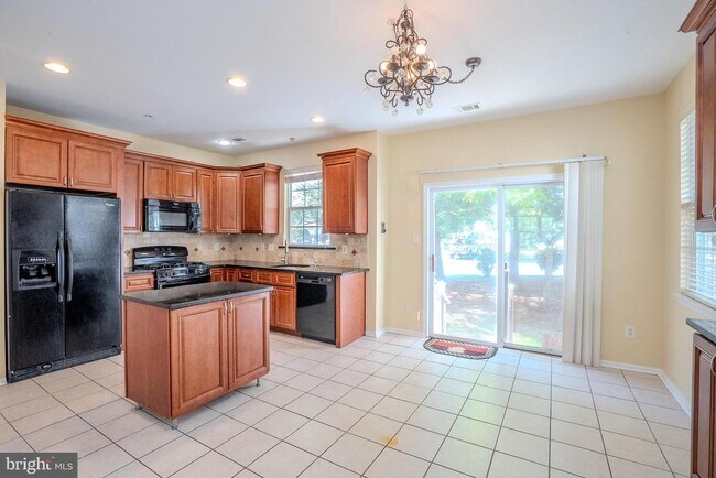 Building Photo - 1311 Blossom Cir
