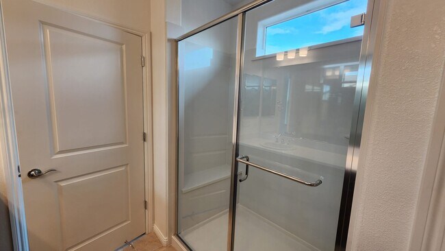 Building Photo - 1565 Pinchot Dr