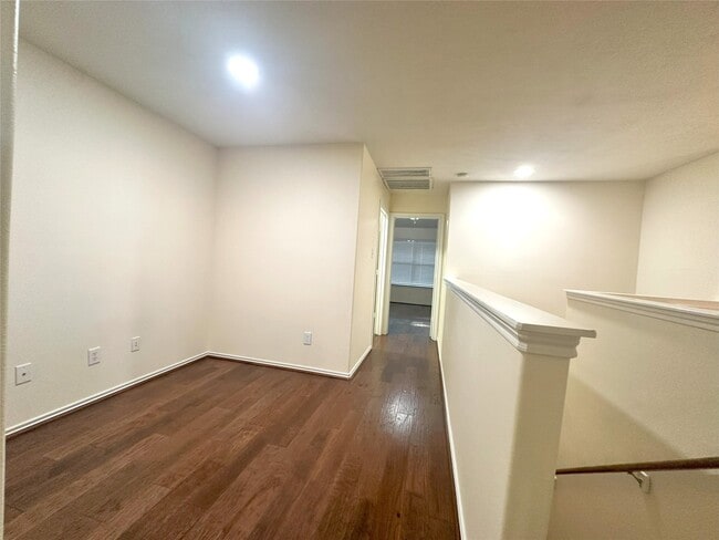 Building Photo - 254 Liriope Ct