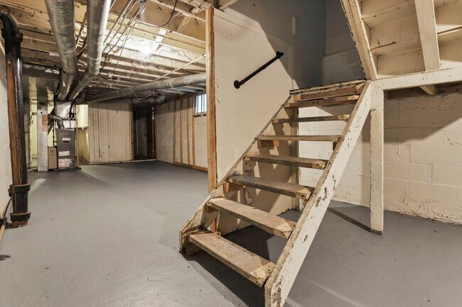 Building Photo - 27-29-29 S Terrace Ave