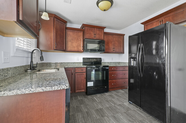 Building Photo - 2588 Hattington Dr