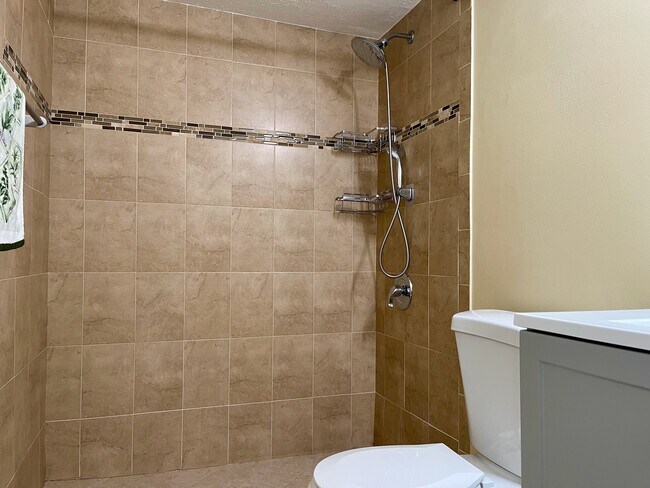 Building Photo - 1005 S Flagler Ave