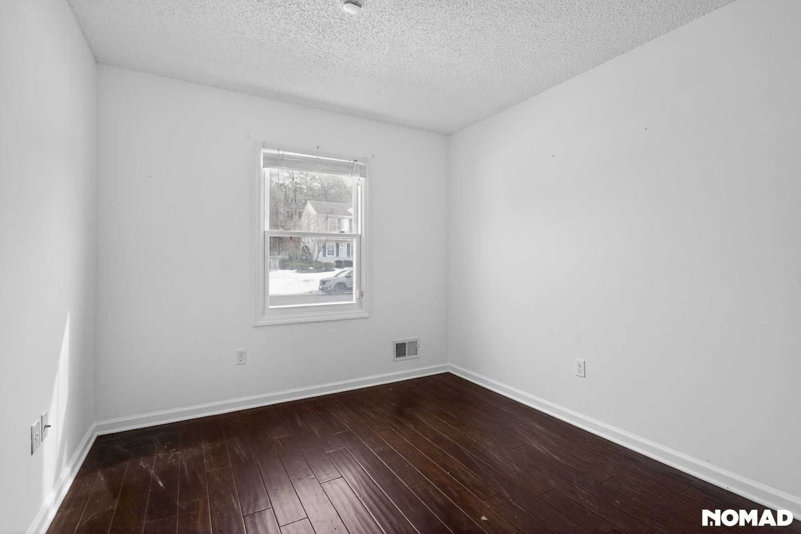 Building Photo - 102 Oak Glen Rd