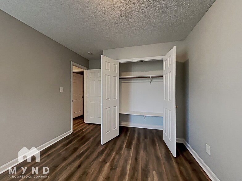 Building Photo - 117 Creekstone Dr