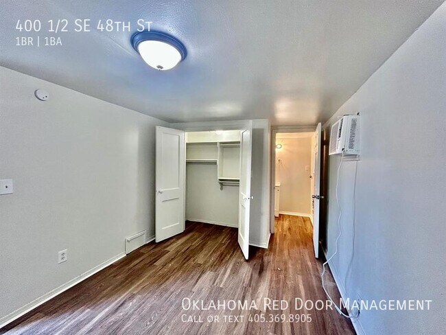 Building Photo - 400 1/2 SE 48th St-