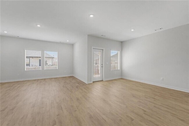 Building Photo - 4628 W Aurora St