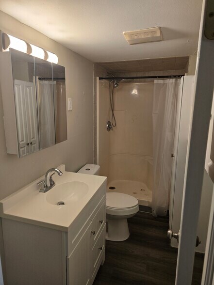 Building Photo - 43 Milton Tpke