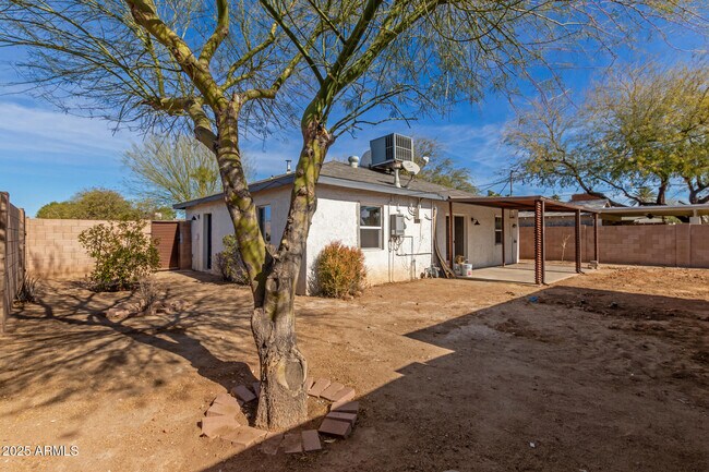 Building Photo - 1743 W Verde Ln