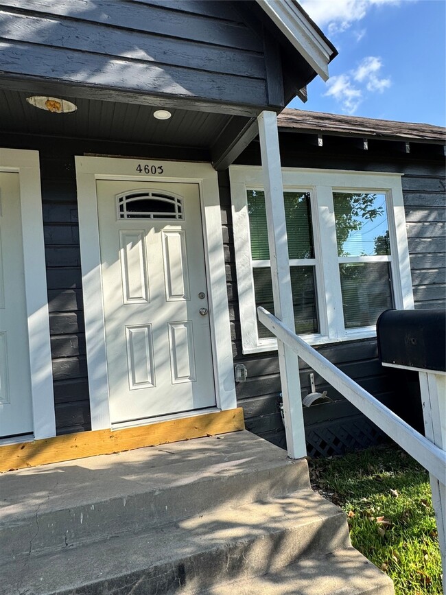 Building Photo - 4603 Canal St