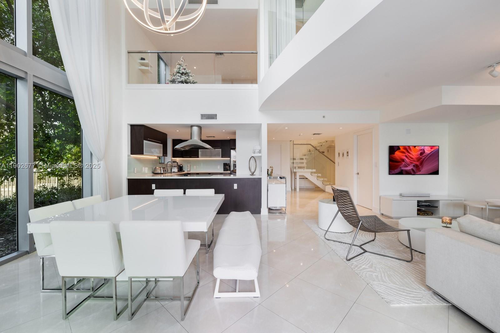 Building Photo - 7928 East Dr