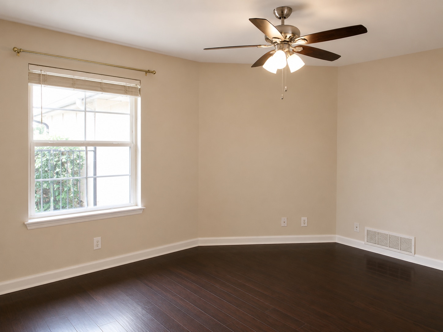 Building Photo - 126 Hollyhill Ln