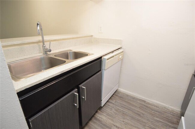 Building Photo - 5006 Moro Manor Dr