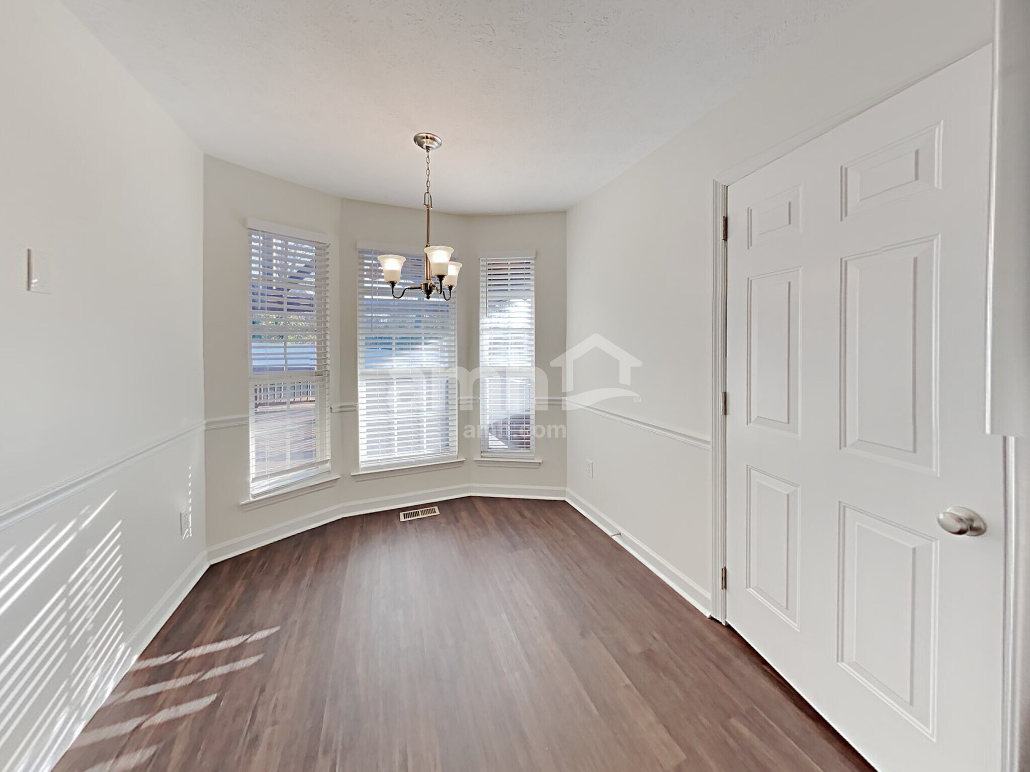 Building Photo - 200 Lakeside Park Dr