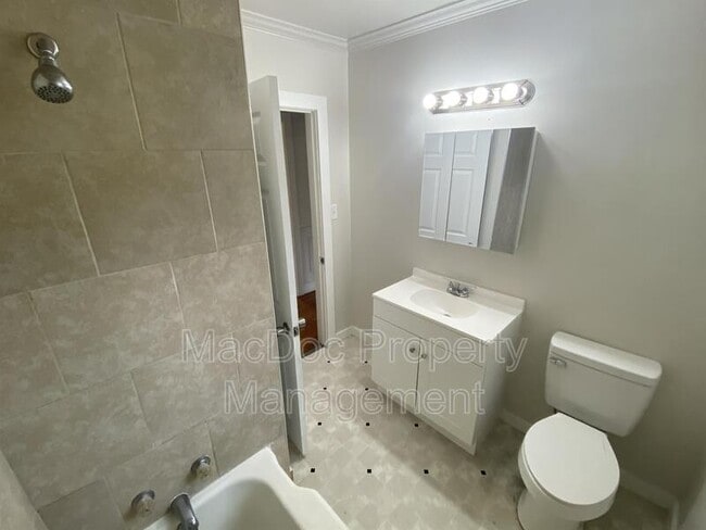 Building Photo - 309 3rd St