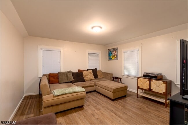 Building Photo - 214 Woodcliff Ave