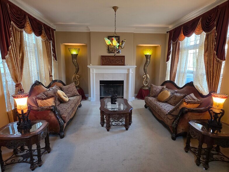 Building Photo - 1850 Ballybunion Dr