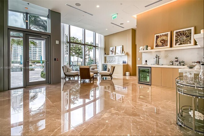 Building Photo - 15701 Collins Ave