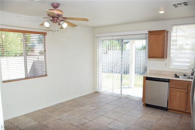 Building Photo - 7804 Wavering Pine Dr