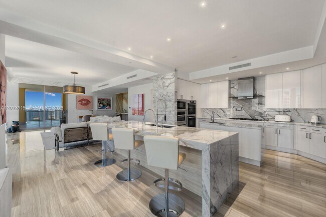 Building Photo - 17749 Collins Ave