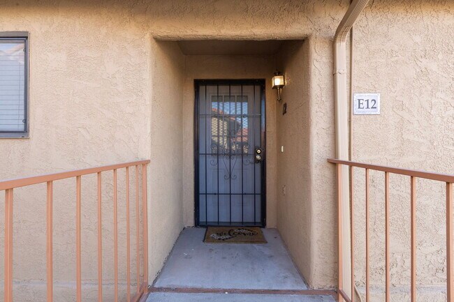 Building Photo - 161 W 950 S