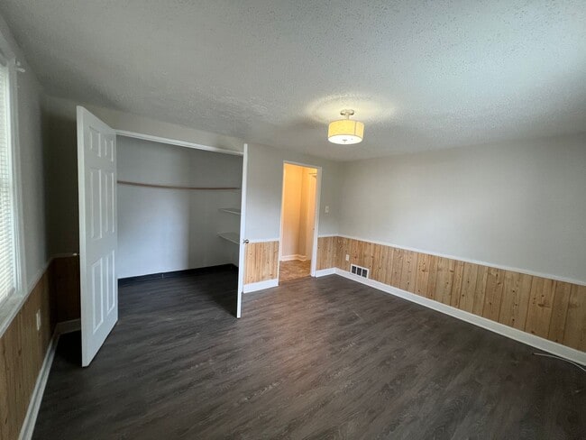 Building Photo - 1508 Beechwood Dr