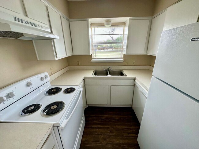 Building Photo - 201-203 Gruver Circle