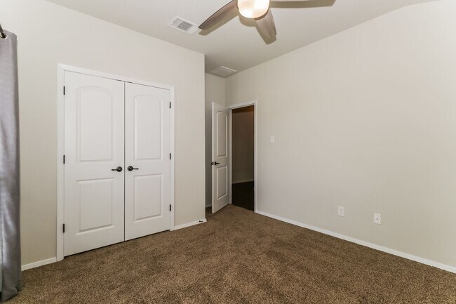 Building Photo - Amazing home ready to move in!