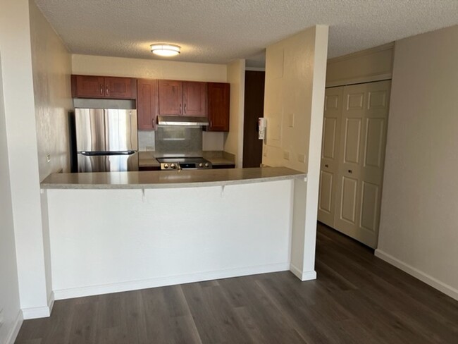 Building Photo - Pearl One - Fully Upgraded,Two Bedroom, On...