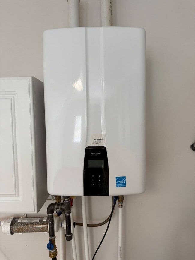 Building Photo - 3 Bed 2 Bath Large Semi-Rural Modern Beautiful Home