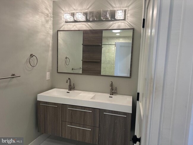 Building Photo - 9 Wagon Wheel Rd