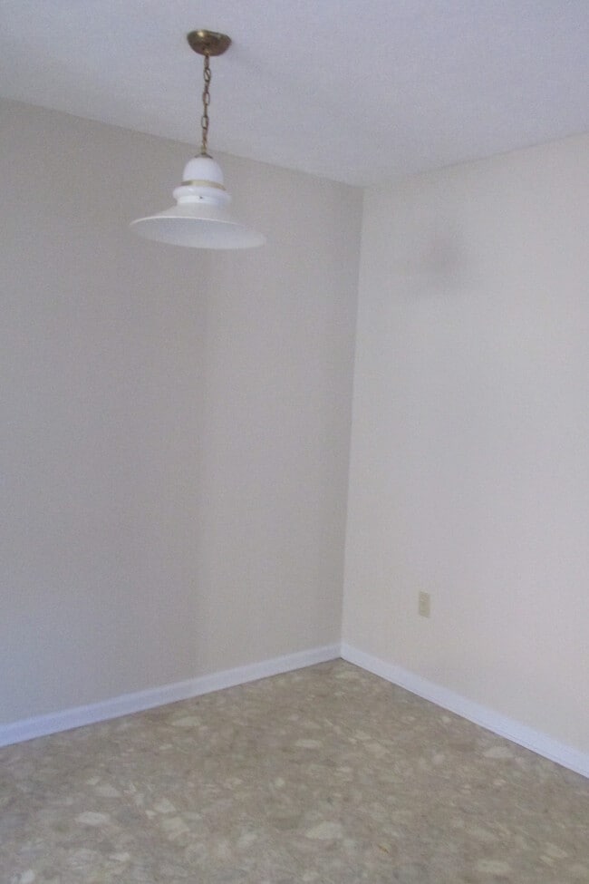 dining room - 223 Deer Ridge Trail