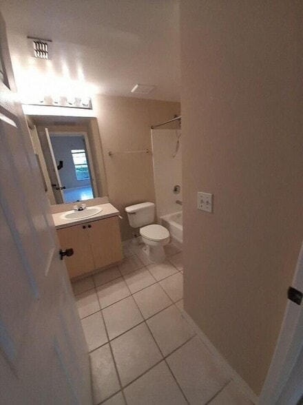 Building Photo - 10336 Fox Trail Rd S