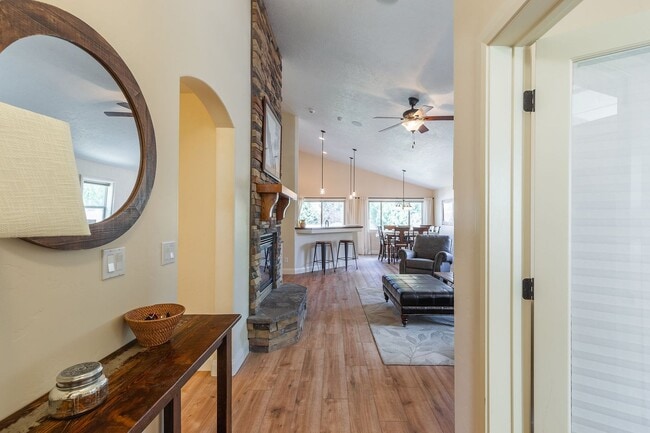 Building Photo - Beautiful Home in the Heart of Eagle