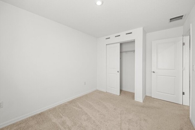 Building Photo - 3 Bedroom and 2.5 Bath Home in Skye Ranch ...