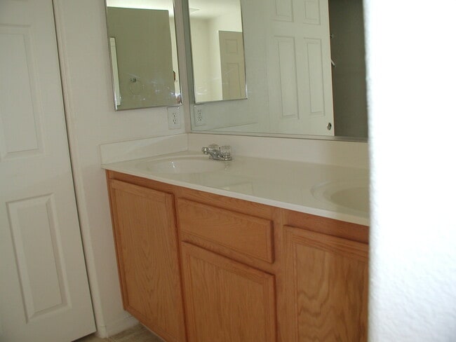 Building Photo - Soneto Creek