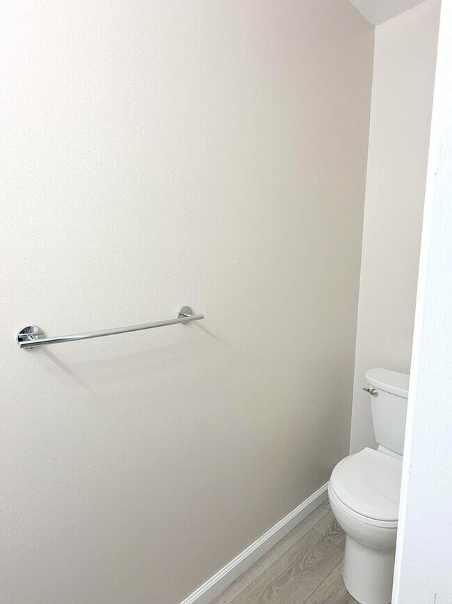 Building Photo - Excellent Location! Near BART, Downtown! Main Chance Estates Townhouse