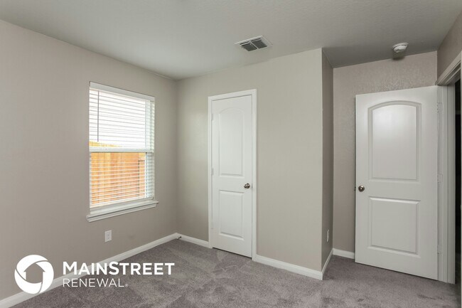 Building Photo - 3159 Begonia Bend