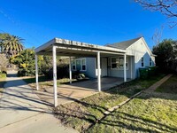 Building Photo - Lovely Two Bedroom Home on E. 5th Ave with...