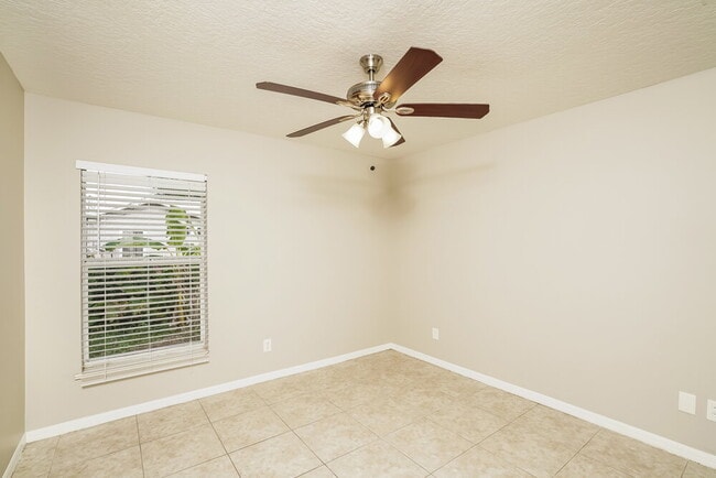 Building Photo - 1535 18th Ave SW