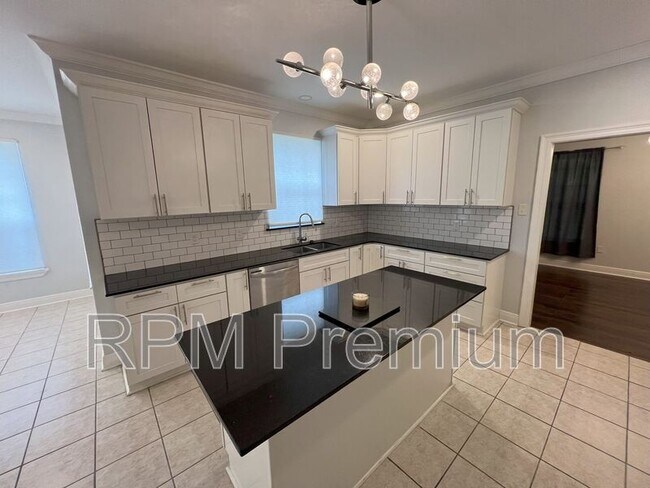 Building Photo - 7850 Greenwell St