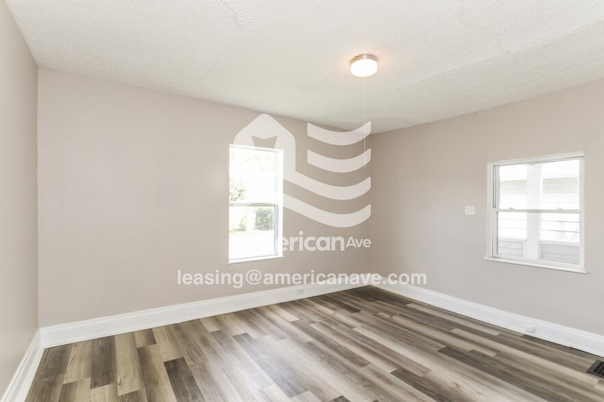 Building Photo - 2558 Ring Pl