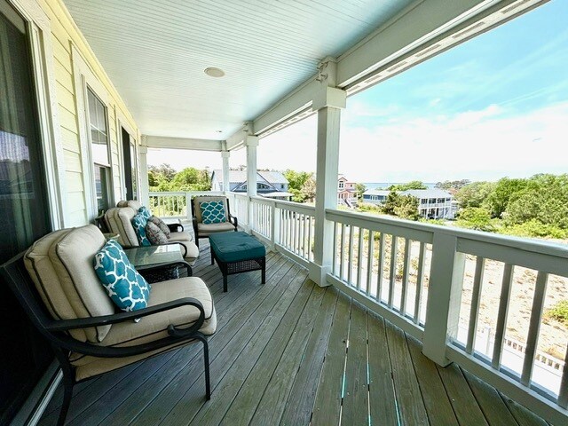 Covered deck w/ views - 112 Duck Ridge Village Ct
