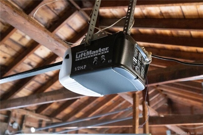 Building Photo - 3 Hilltop Rd