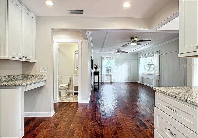 Building Photo - 3109 Johns Pky