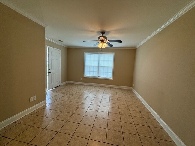 Building Photo - Available to Show