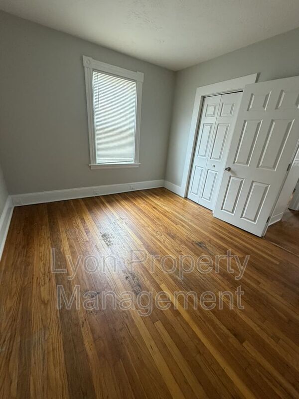 Building Photo - 318 Paradis Ave